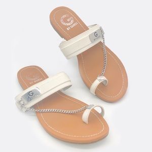 G BY GUESS Loona Toe Thong Sandals